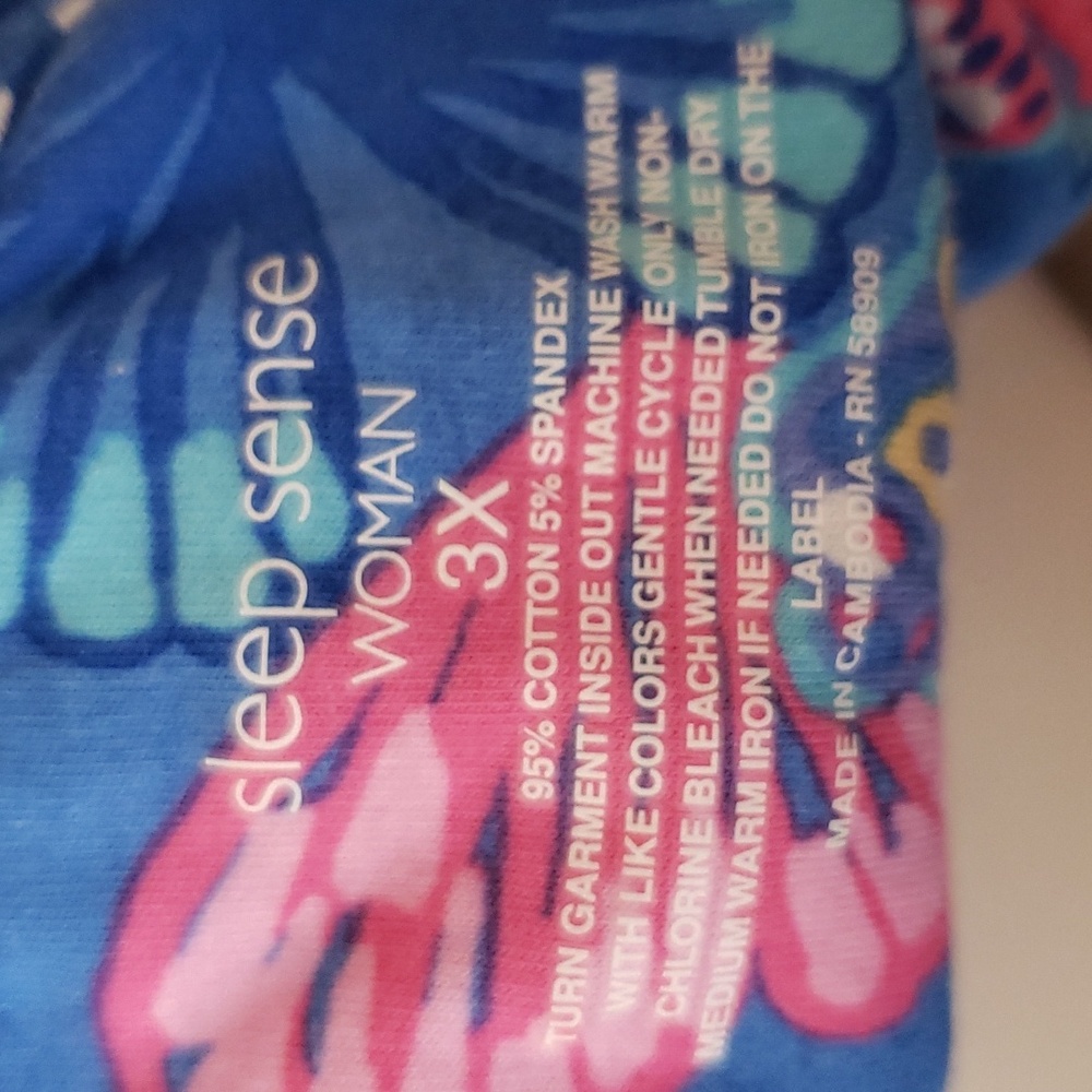 Blue multicolor butterfly print lounge or sleep top NWOT - Picture 4 of 4